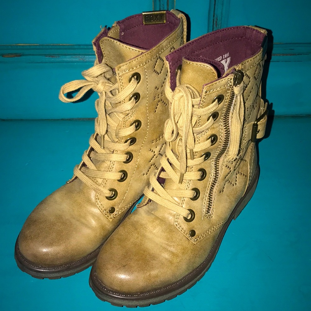 Adorable Rocky Surf Co. Combat boots Size 6